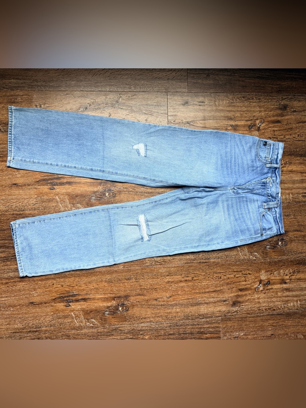 Kancan! Light Wash Straight Leg Jeans - Distressed Detail
